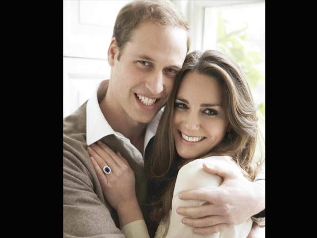 O prícipe William e sua noiva, Kate Middleton, em fotografia oficial do noivado