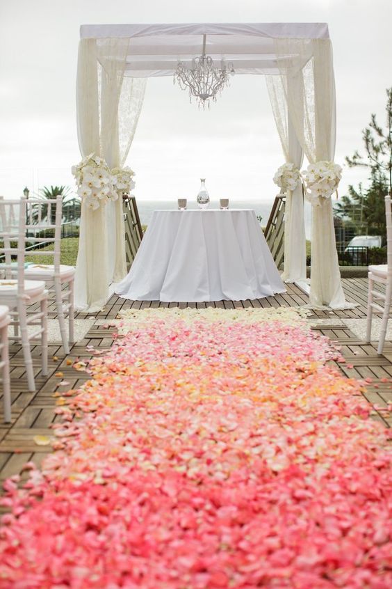 45 Coral Wedding Color Ideas You Don’t Want to Overlook | http://www.deerpearlflowers.com/45-coral-wedding-color-ideas-you-dont-want-to-overlook/: 