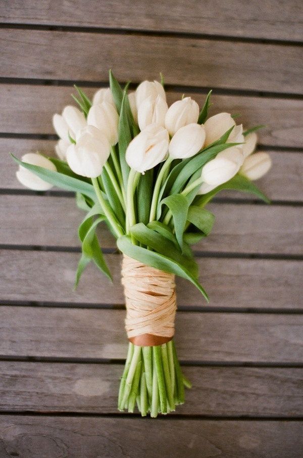 Unconventional and affordable bouquets for the modern bride - Wedding Party: 